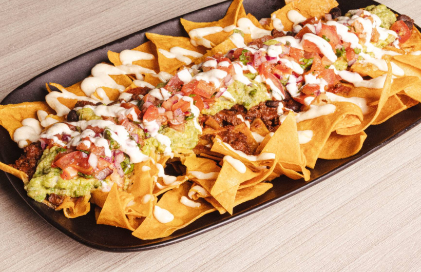 Paga $30: Burgers y Nachos